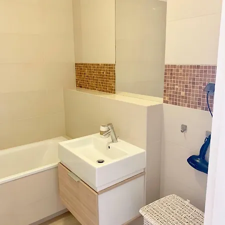 Golden Tulip Apartament Apartment